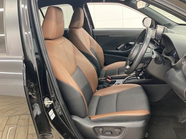 TOYOTA YARIS CROSS HYBRID 2023