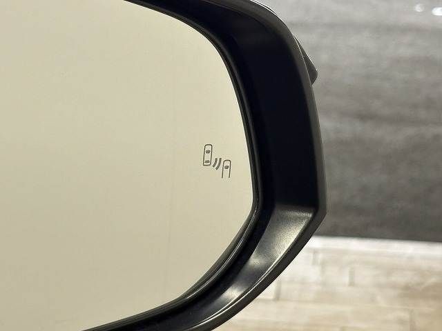 TOYOTA HARRIER HYBRID 2023