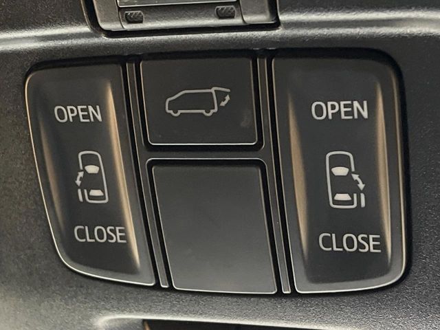 TOYOTA VELLFIRE 4WD 2018