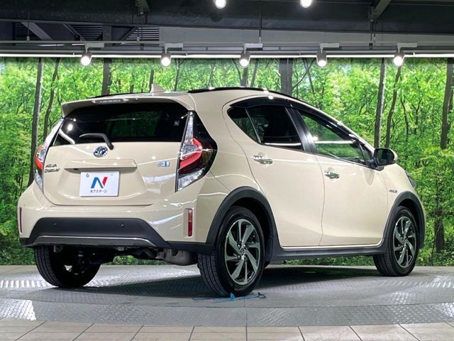 TOYOTA AQUA 2019