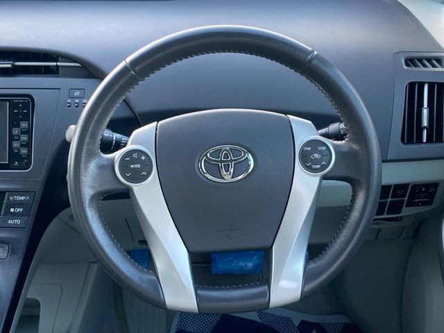 TOYOTA PRIUS 2011