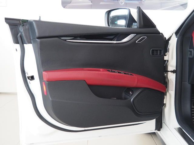 MASERATI MASERATI GHIBLI Sedan 2016