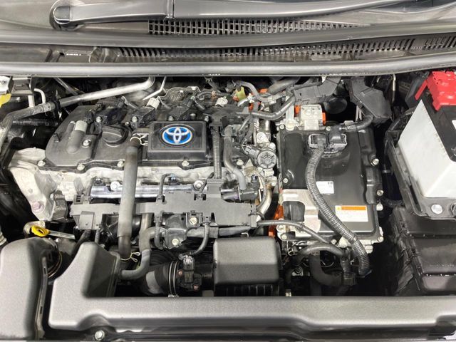 TOYOTA VOXY HYBRID 2023