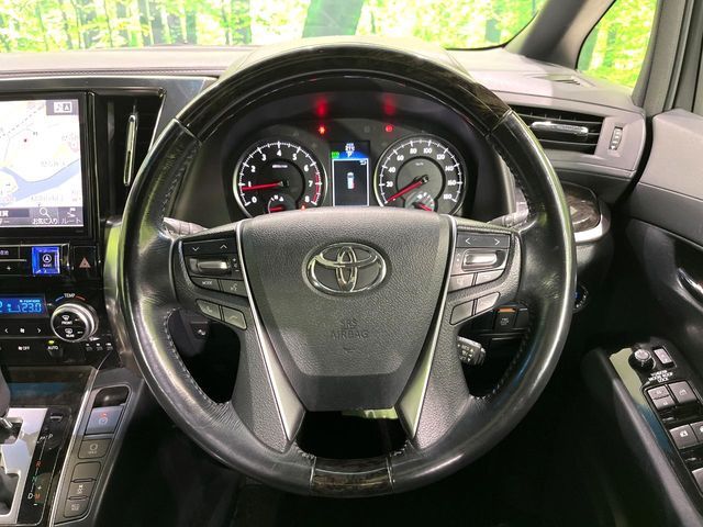 TOYOTA VELLFIRE 2016