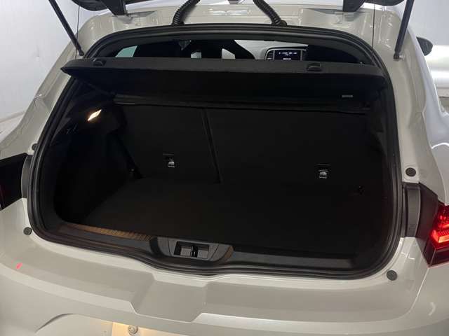 RENAULT RENAULT MEGANE hatchback 2024