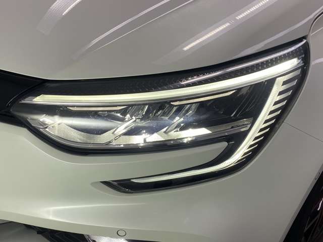 RENAULT RENAULT MEGANE hatchback 2024