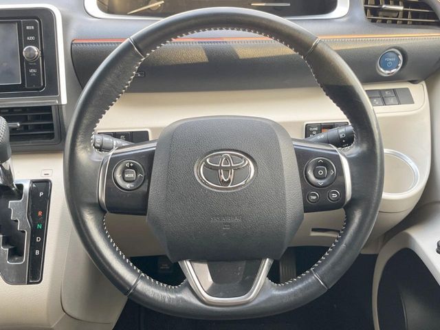 TOYOTA SIENTA HYBRID 2018