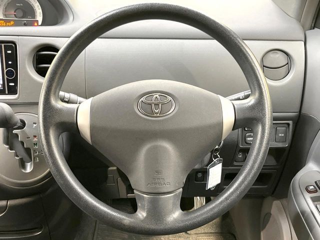 TOYOTA SIENTA 2013