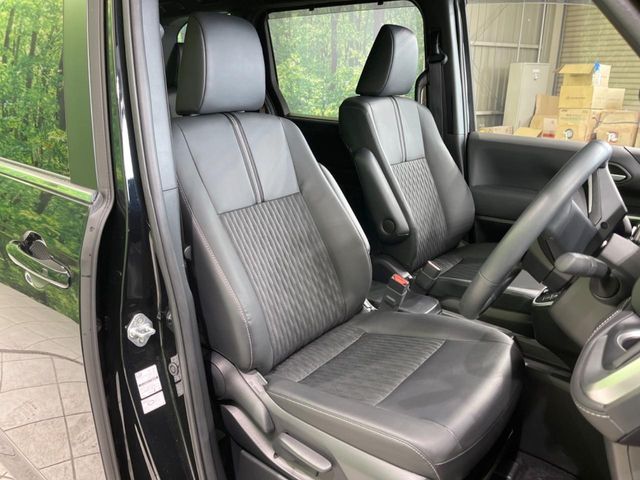 TOYOTA NOAH HYBRID 2024