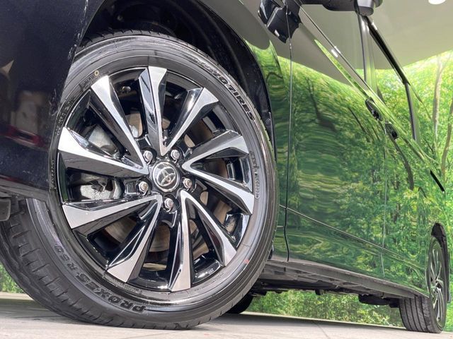 TOYOTA NOAH HYBRID 2024