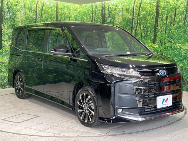 TOYOTA NOAH HYBRID 2024