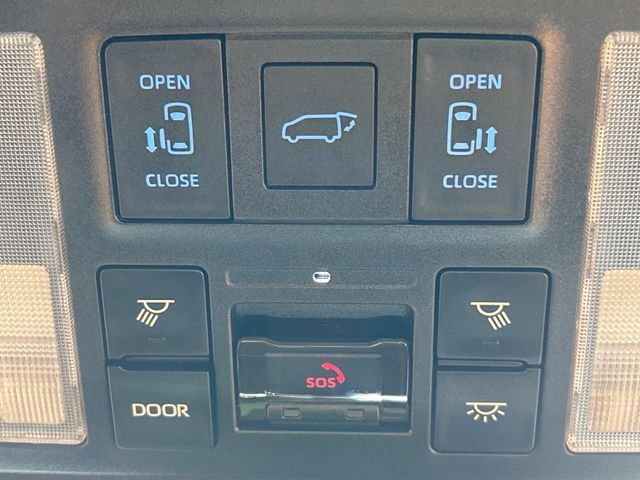 TOYOTA NOAH HYBRID 2023