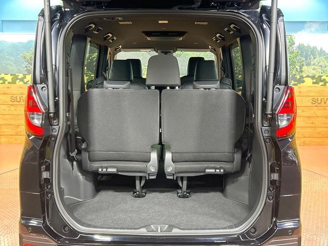 TOYOTA NOAH HYBRID 2023