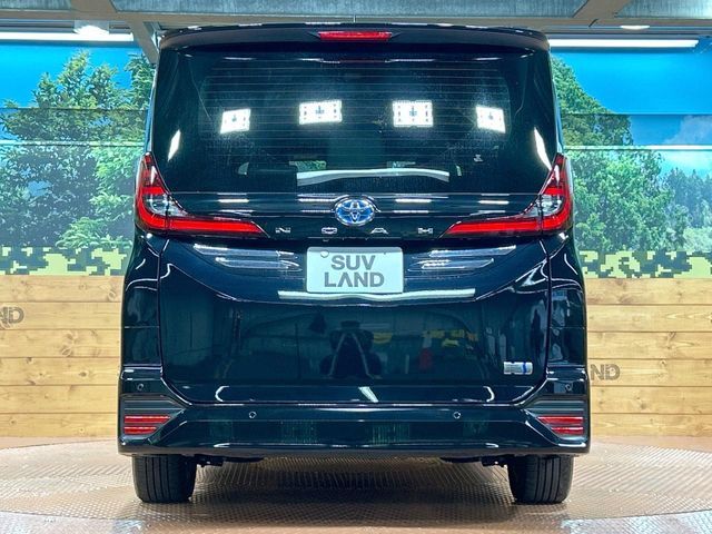 TOYOTA NOAH HYBRID 2023