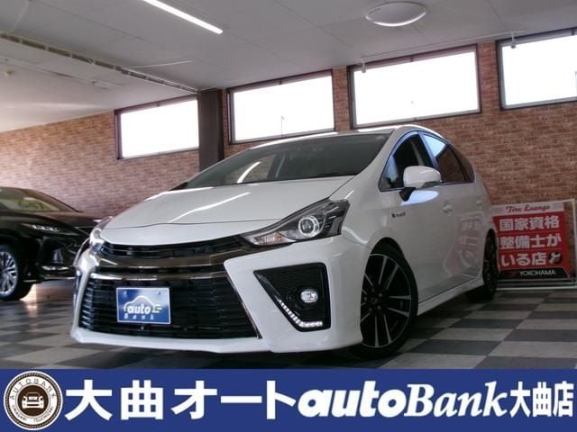 TOYOTA PRIUS Alpha 2016