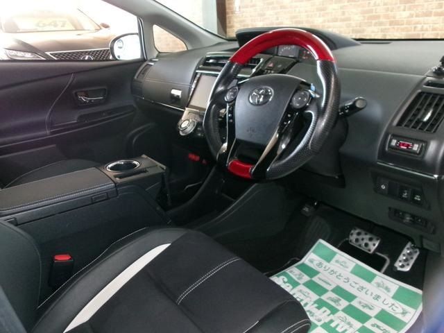 TOYOTA PRIUS Alpha 2016