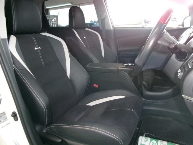 TOYOTA PRIUS Alpha 2016