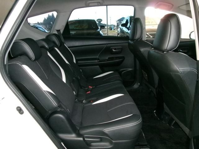 TOYOTA PRIUS Alpha 2016