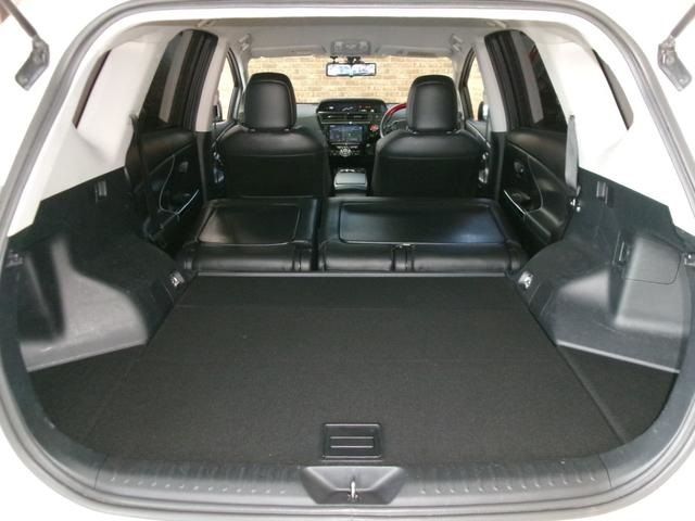 TOYOTA PRIUS Alpha 2016