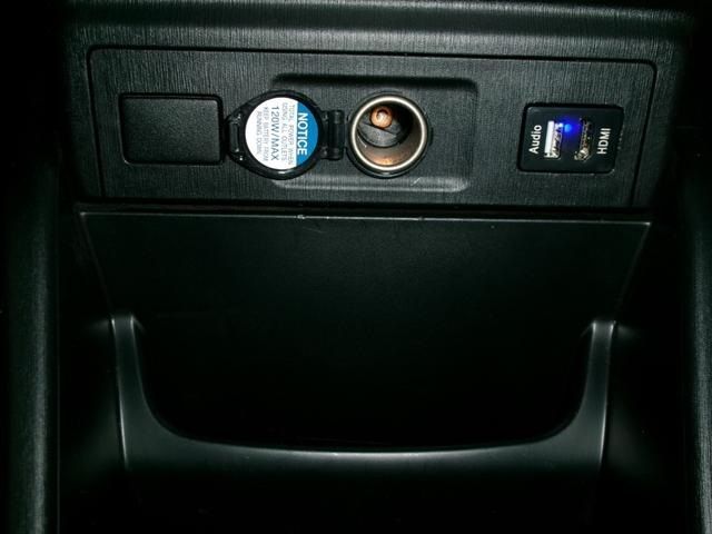 TOYOTA PRIUS Alpha 2016