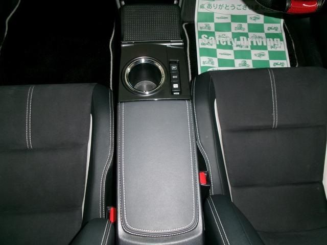 TOYOTA PRIUS Alpha 2016