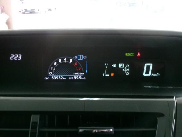 TOYOTA PRIUS Alpha 2016