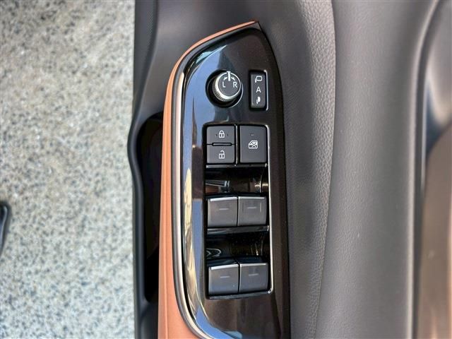 TOYOTA CROWN SPORT 2024