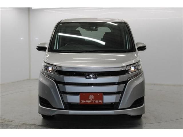 TOYOTA NOAH 2018