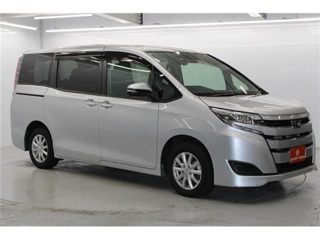 TOYOTA NOAH 2018
