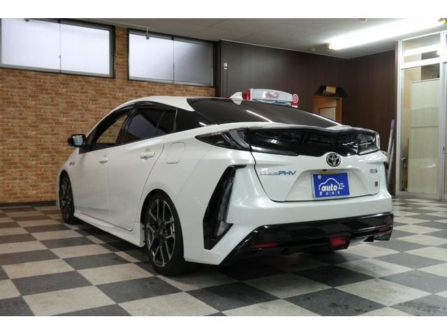 TOYOTA PRIUS PHV 2019