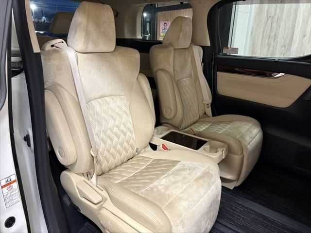 TOYOTA VELLFIRE  HYBRID 4WD 2015