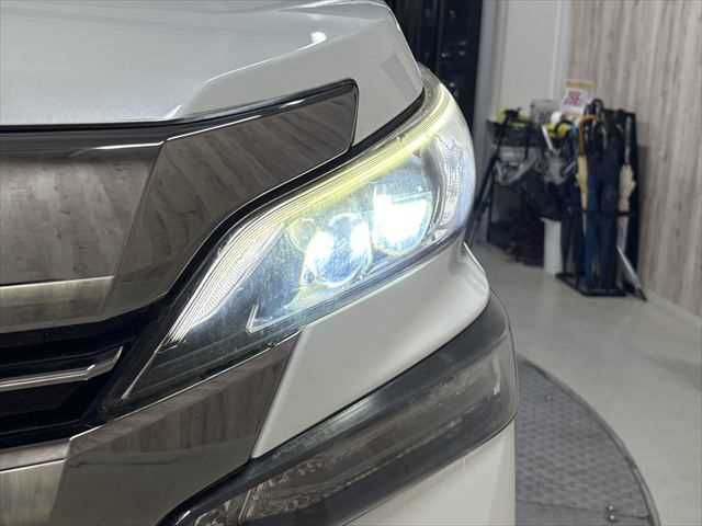 TOYOTA VELLFIRE  HYBRID 4WD 2015