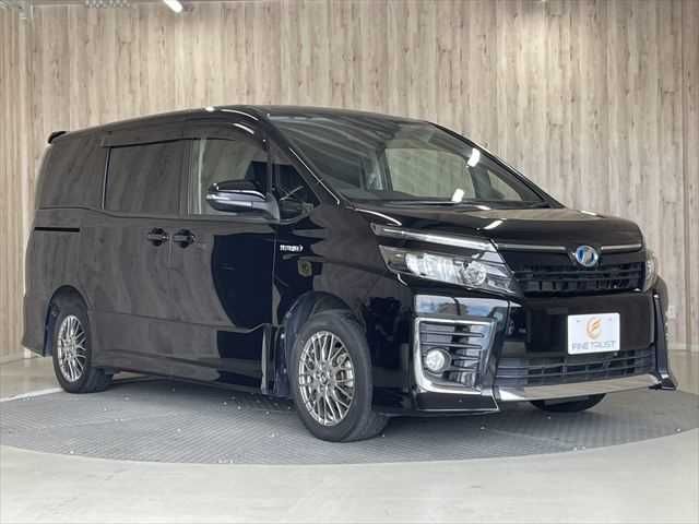 TOYOTA VOXY HYBRID 2016