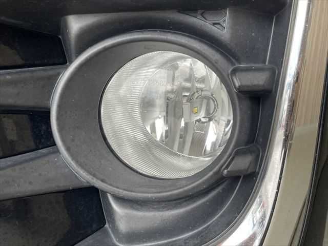 TOYOTA VOXY HYBRID 2016