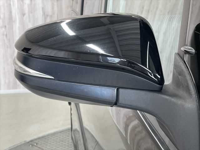 TOYOTA VOXY HYBRID 2016