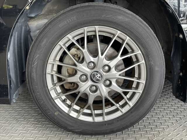 TOYOTA VOXY HYBRID 2016