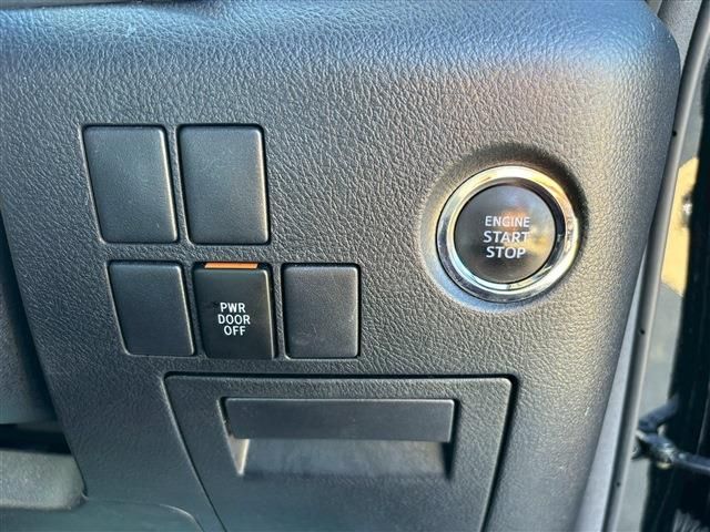 TOYOTA VELLFIRE 2015