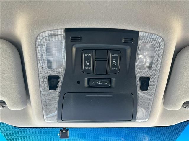 TOYOTA VELLFIRE 2015