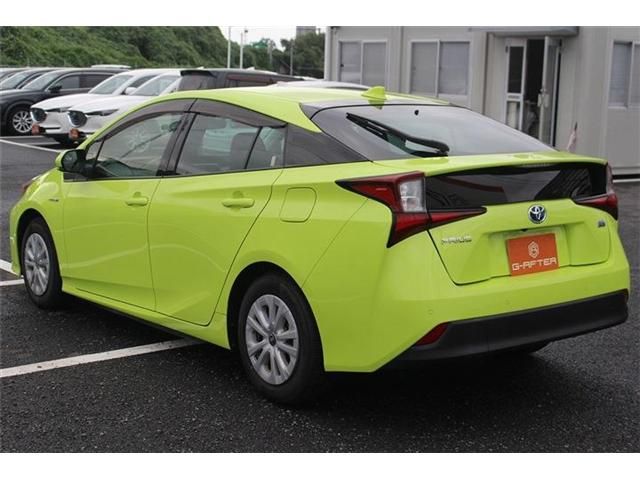 TOYOTA PRIUS 2019