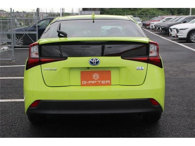 TOYOTA PRIUS 2019