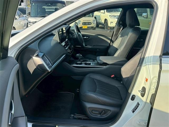 TOYOTA CROWN sedan hybrid 2022