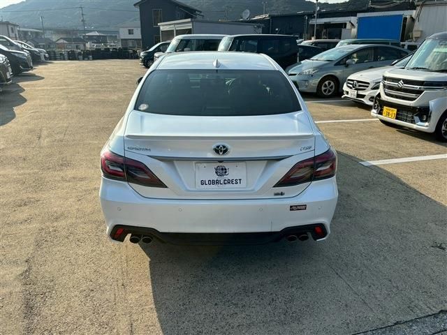 TOYOTA CROWN sedan hybrid 2022