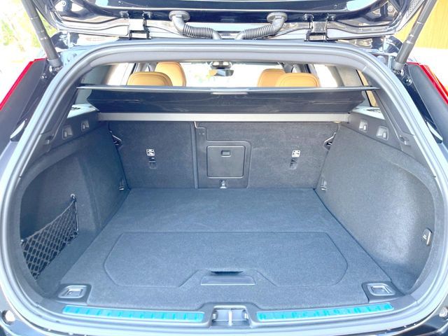 VOLVO VOLVO V60 2024