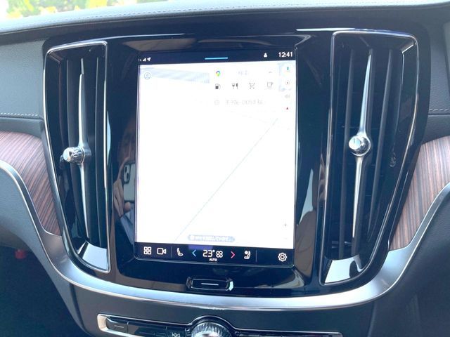 VOLVO VOLVO V60 2024