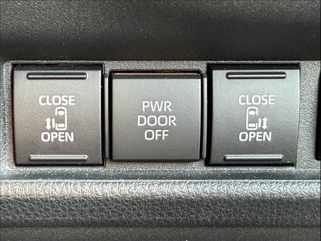 TOYOTA SIENTA HYBRID 2023