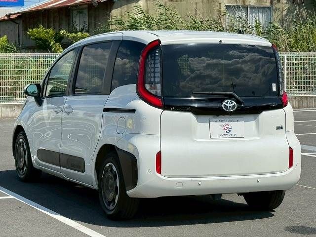 TOYOTA SIENTA HYBRID 2023