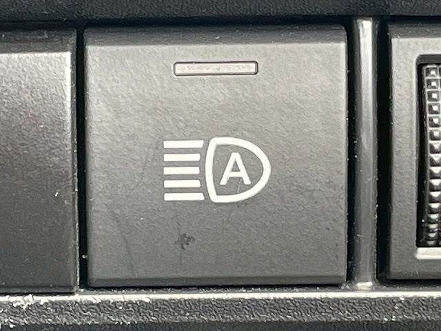 TOYOTA NOAH HYBRID 2022