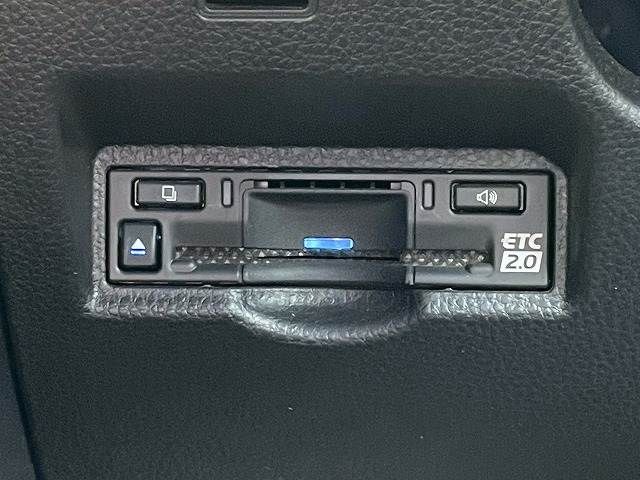 TOYOTA NOAH HYBRID 2022