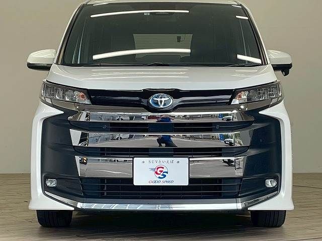 TOYOTA NOAH HYBRID 2022