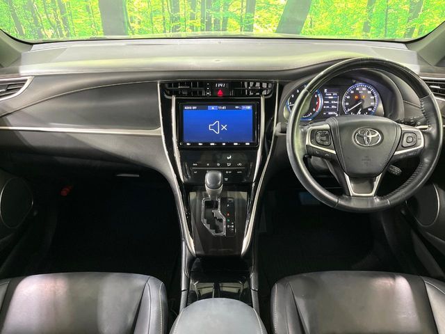 TOYOTA HARRIER 2WD 2019